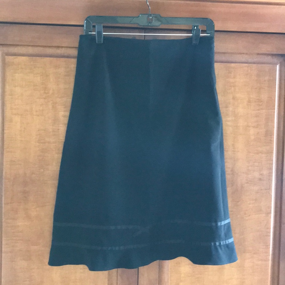 Perfect black pencil skirt for curves